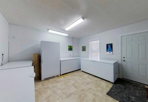 5614 2 Avenue, Edson, AB 