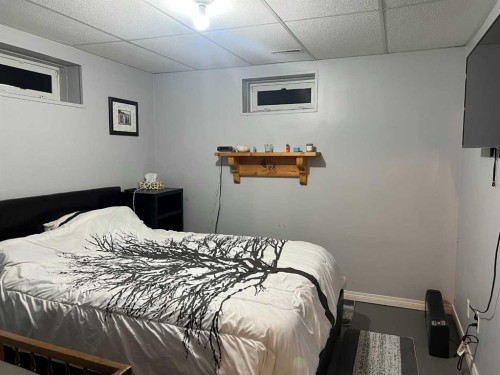 5614 2 Avenue, Edson, AB 