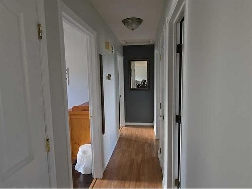 401 7 Avenue, Fox Creek, AB - Indoor Photo Showing Other Room