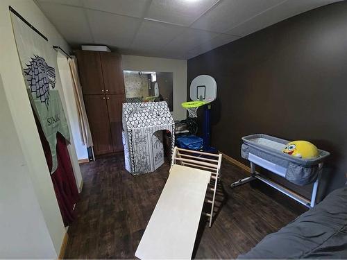 401 7 Avenue, Fox Creek, AB - Indoor