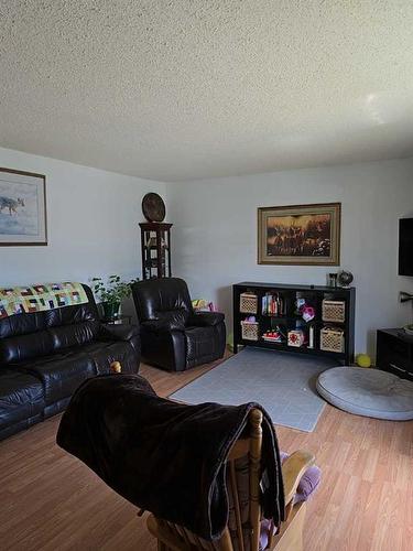 401 7 Avenue, Fox Creek, AB - Indoor