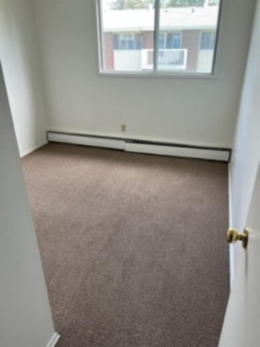 5 Sunset Boulevard, Whitecourt, AB - Indoor Photo Showing Other Room