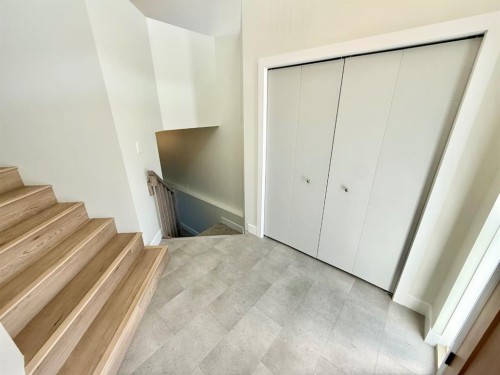 124 Trestle Place, Hinton, AB - Indoor Photo Showing Other Room