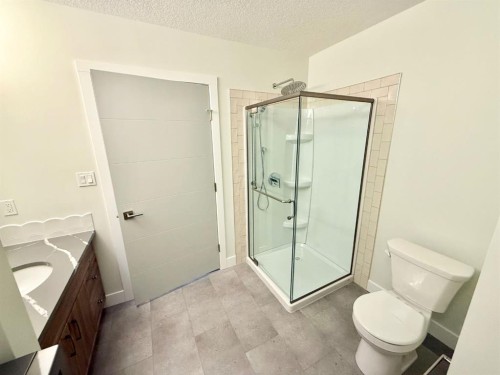 124 Trestle Place, Hinton, AB - Indoor Photo Showing Bathroom