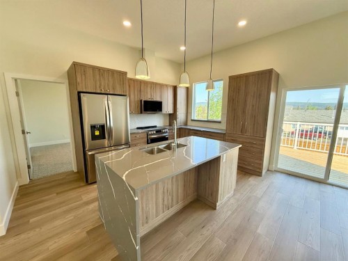 124 Trestle Place, Hinton, AB - Indoor Photo Showing Kitchen With Stainless Steel Kitchen With Double Sink