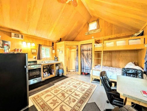 4 4A Street West, Faust, AB - Indoor