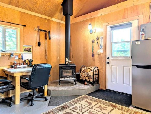 4 4A Street West, Faust, AB - Indoor