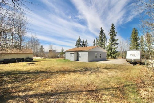 779 Mackeny Street, Hinton, AB 
