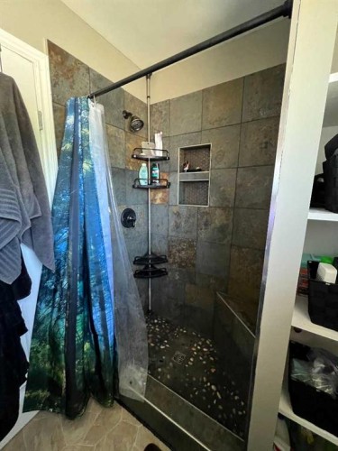 500 8 Street, Fox Creek, AB - Indoor Photo Showing Bathroom