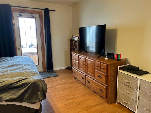 500 8 Street, Fox Creek, AB - Indoor Photo Showing Bedroom