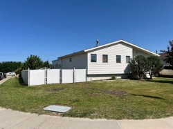 500 8 Street  Fox Creek, AB T0H 1P0