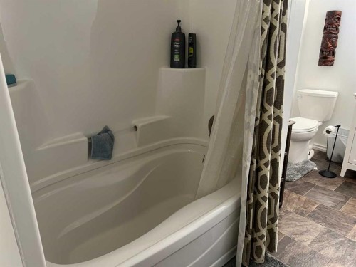 500 8 Street, Fox Creek, AB - Indoor Photo Showing Bathroom