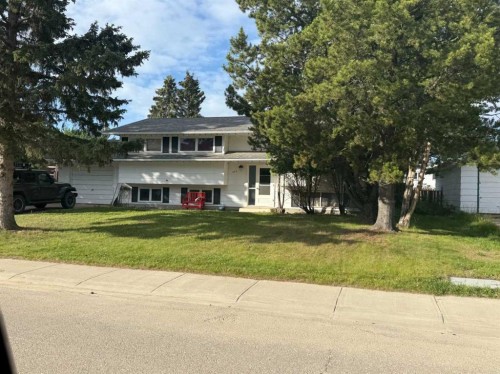 403 7 Avenue  Fox Creek, AB T0H 1P0