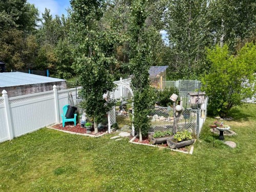 302 8 Avenue, Fox Creek, AB - Outdoor