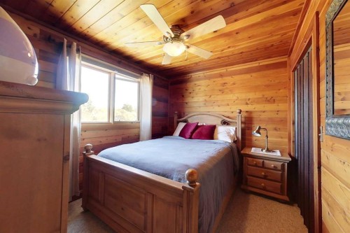 1 Johnson Drive, Marten Beach, AB - Indoor Photo Showing Bedroom