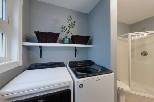 805 7 Avenue Sw, Slave Lake, AB - Indoor Photo Showing Laundry Room