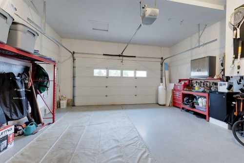 805 7 Avenue Sw, Slave Lake, AB - Indoor Photo Showing Garage