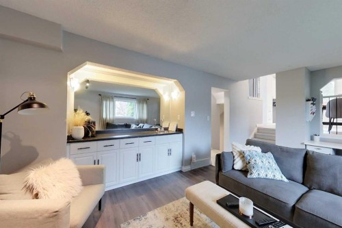 805 7 Avenue Sw, Slave Lake, AB - Indoor Photo Showing Living Room