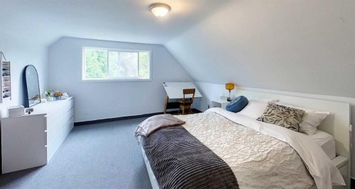 4204 6 Avenue, Edson, AB - Indoor Photo Showing Bedroom