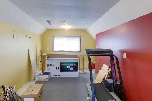 4204 6 Avenue, Edson, AB - Indoor Photo Showing Gym Room