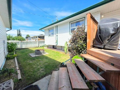 713 6 Avenue Ne, Slave Lake, AB - Outdoor With Exterior