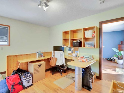 252 Three Sisters Drive, Canmore, AB - Indoor Photo Showing Office