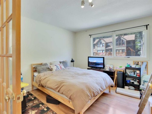 252 Three Sisters Drive, Canmore, AB - Indoor Photo Showing Bedroom