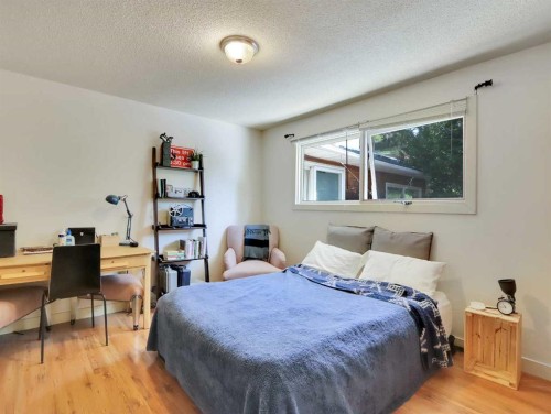 252 Three Sisters Drive, Canmore, AB - Indoor Photo Showing Bedroom