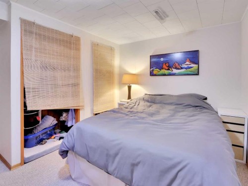 252 Three Sisters Drive, Canmore, AB - Indoor Photo Showing Bedroom