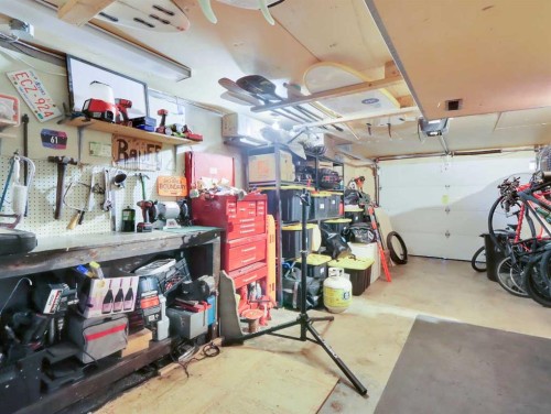 252 Three Sisters Drive, Canmore, AB - Indoor Photo Showing Garage
