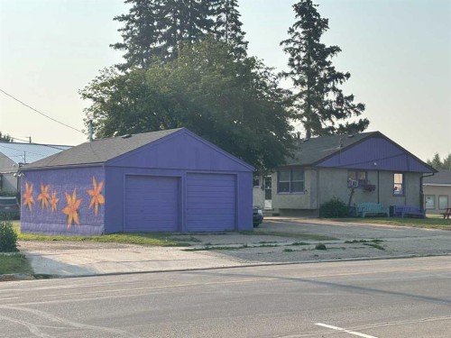 4752 50 Avenue, Whitecourt, AB 