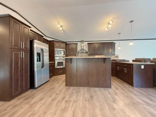 670051A Highway 813, Rural Athabasca County, AB - Indoor Photo Showing Kitchen