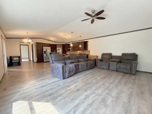670051A Highway 813, Rural Athabasca County, AB - Indoor Photo Showing Living Room