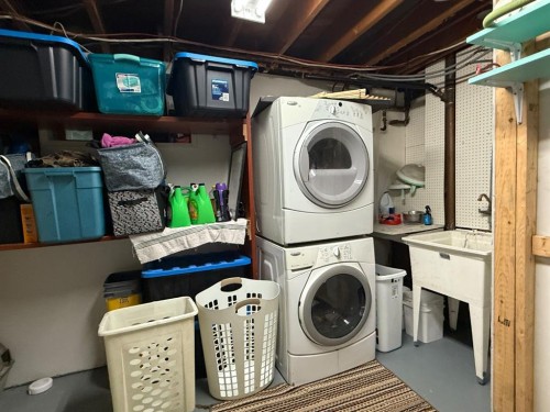 4817 42 Street, Athabasca, AB - Indoor Photo Showing Laundry Room