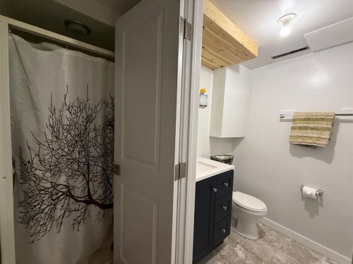 4817 42 Street, Athabasca, AB - Indoor Photo Showing Bathroom