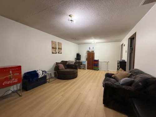 4817 42 Street, Athabasca, AB - Indoor Photo Showing Living Room