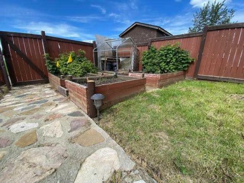 121 Sutherland Avenue, Hinton, AB - Outdoor With Deck Patio Veranda