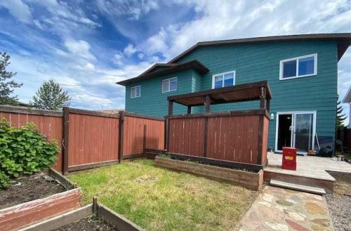 121 Sutherland Avenue, Hinton, AB - Outdoor