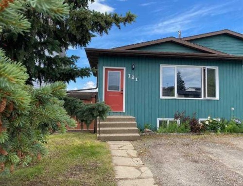 121 SUTHERLAND Avenue  Hinton, AB T7V 1L1