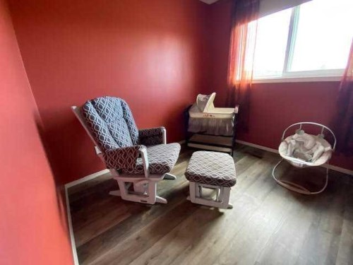 121 Sutherland Avenue, Hinton, AB - Indoor