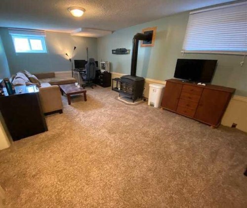 121 Sutherland Avenue, Hinton, AB - Indoor