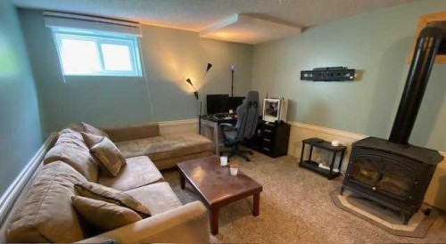 121 Sutherland Avenue, Hinton, AB - Indoor