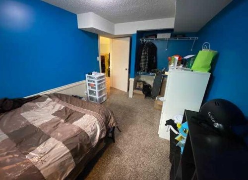 121 Sutherland Avenue, Hinton, AB - Indoor Photo Showing Bedroom