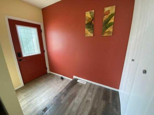 121 Sutherland Avenue, Hinton, AB - Indoor Photo Showing Other Room