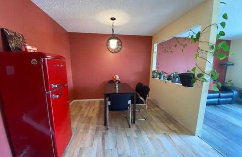 121 Sutherland Avenue, Hinton, AB - Indoor Photo Showing Other Room