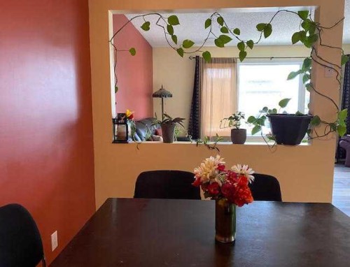 121 Sutherland Avenue, Hinton, AB - Indoor Photo Showing Dining Room