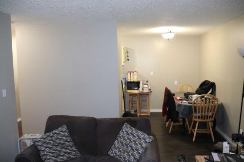 103-1221A Westhaven Drive, Edson, AB - Indoor Photo Showing Living Room