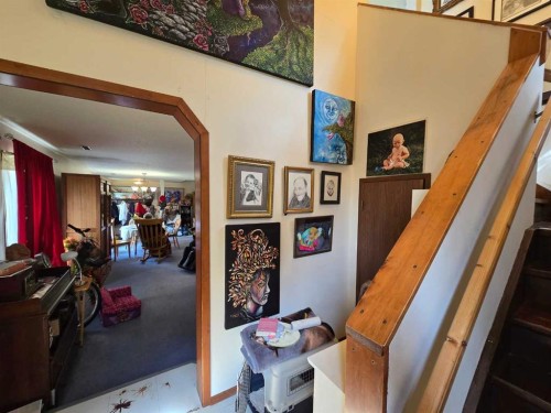 109 Main Street,-57115 Range Road 80, Rochfort Bridge, AB - Indoor Photo Showing Other Room