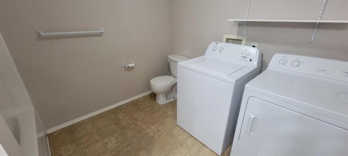 101-1615 41 Street, Edson, AB - Indoor Photo Showing Laundry Room