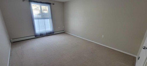 101-1615 41 Street, Edson, AB - Indoor Photo Showing Other Room